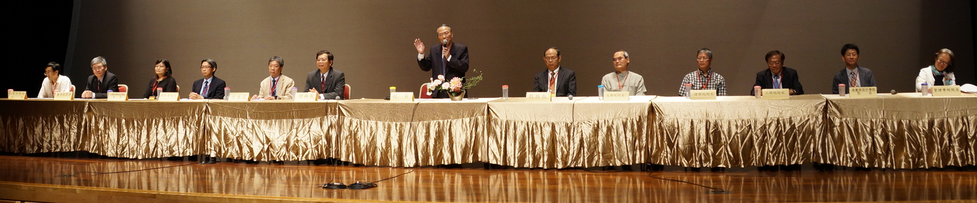 成大新生家長座談會 校長黃煌煇與家長真情互動圖片