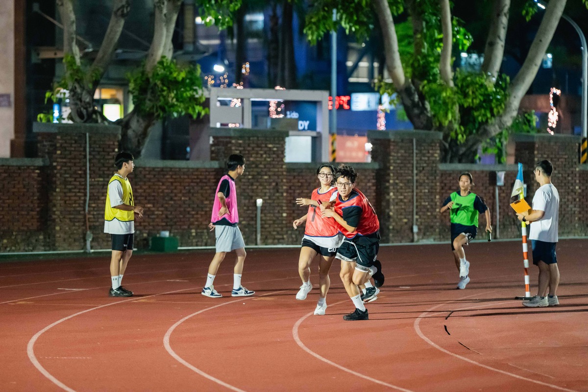 【 94 校慶】成大運動盛事「混合大隊接力賽」15 日登場　1600 位師生、80 支隊伍熱力奔跑