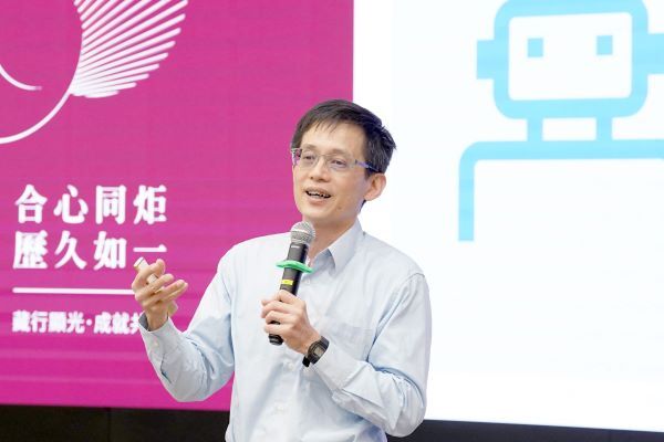 讓科技發揮人性　成大敏求智慧運算學院演講　曾煜棋談機器人和人工智慧的一天