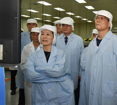 校長參觀漢翔公司沙鹿廠區，一窺航電生產高端技術。