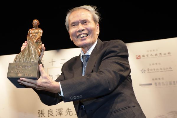 臺灣文學的守護者　成大傑出校友張良澤獲「臺南文化獎」