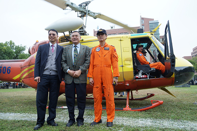 成大獲贈UH-1H救難直升機