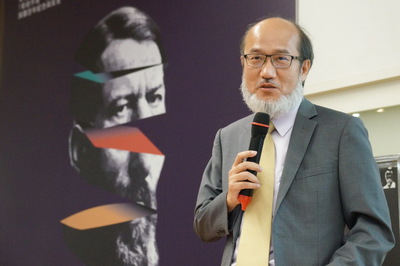 成大副校長林從一高度肯定圖書館的創想。